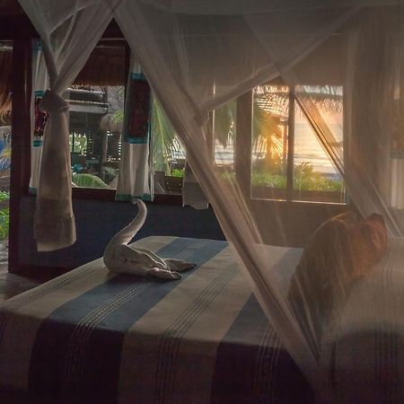 Hemingway Romantic Eco Resort ตูลุม ภายนอก รูปภาพ